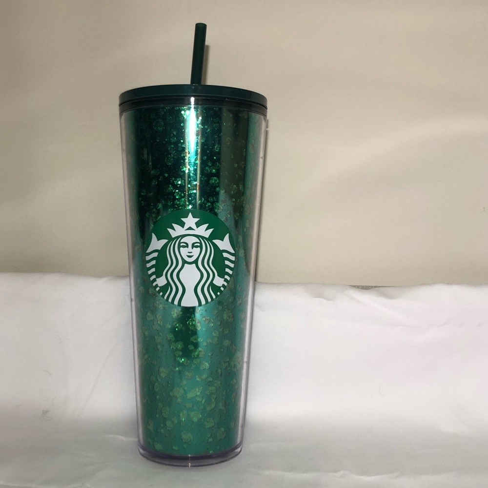Sparkling green cold tumbler